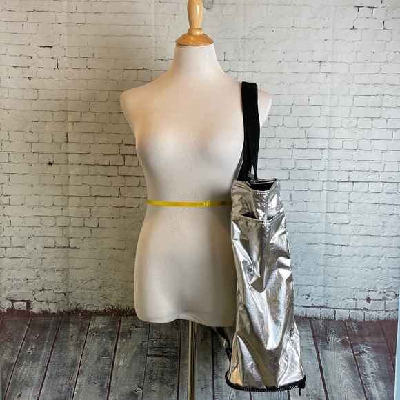 Y-3 Yohji Yamamoto x adidas Y-3 BEACH TOTE Metallic Silver & Black Streetwear - Picture 13 of 16